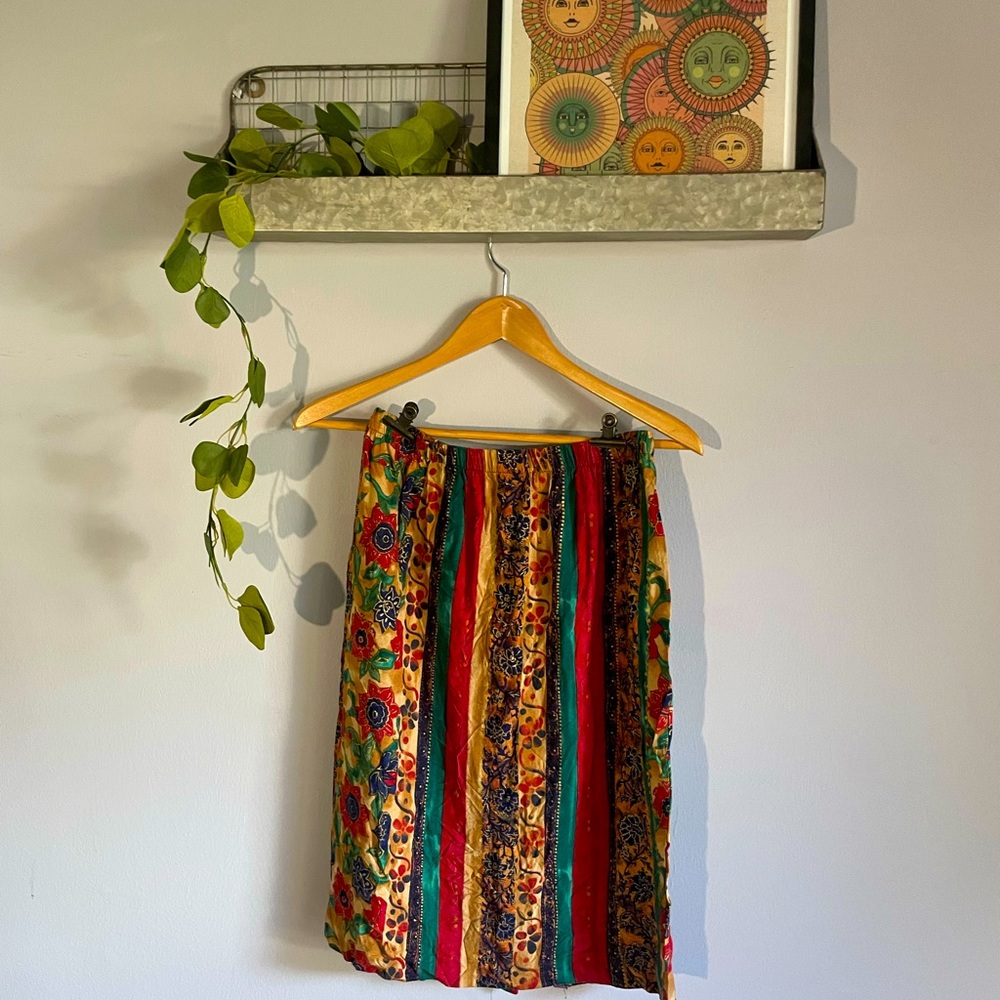 Vintage knee-length skirt